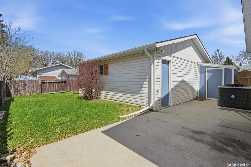 58 Nelles Street Regina SK S4X 1M4