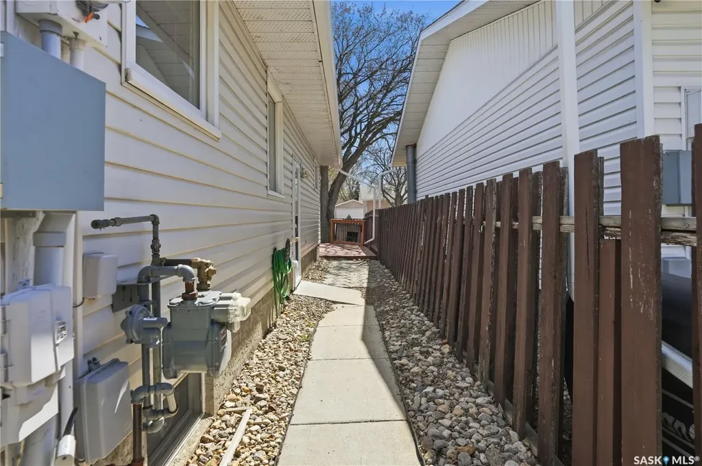 58 Nelles Street Regina SK S4X 1M4