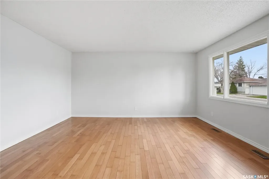 58 Nelles Street Regina SK S4X 1M4