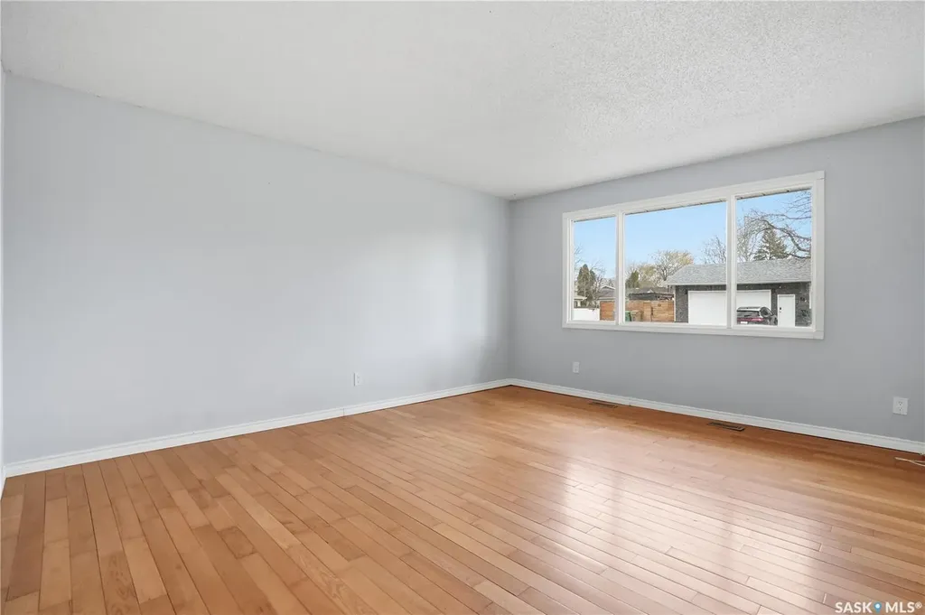58 Nelles Street Regina SK S4X 1M4