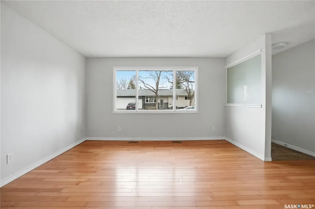58 Nelles Street Regina SK S4X 1M4