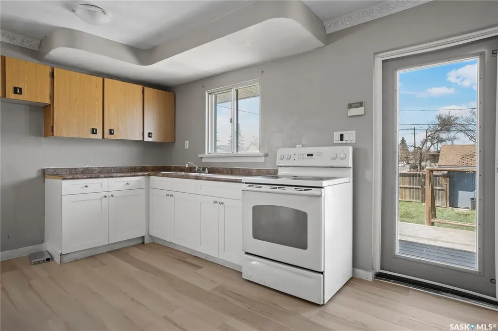 978 Lindsay Street Regina SK S4N 3A6