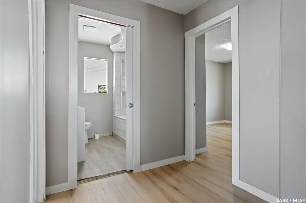 978 Lindsay Street Regina SK S4N 3A6