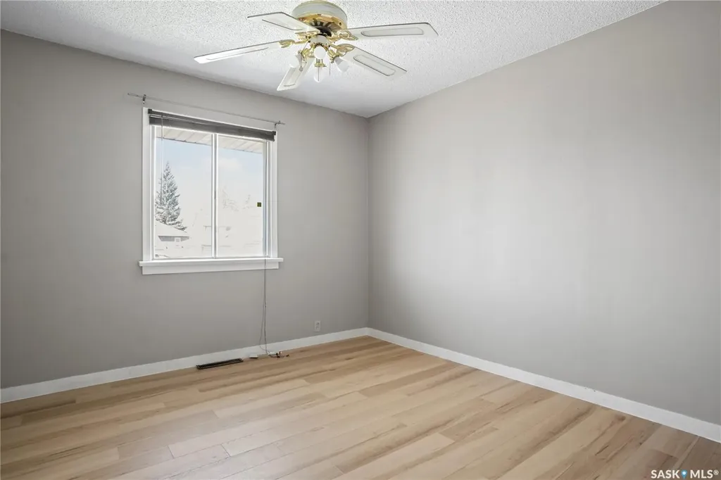 978 Lindsay Street Regina SK S4N 3A6