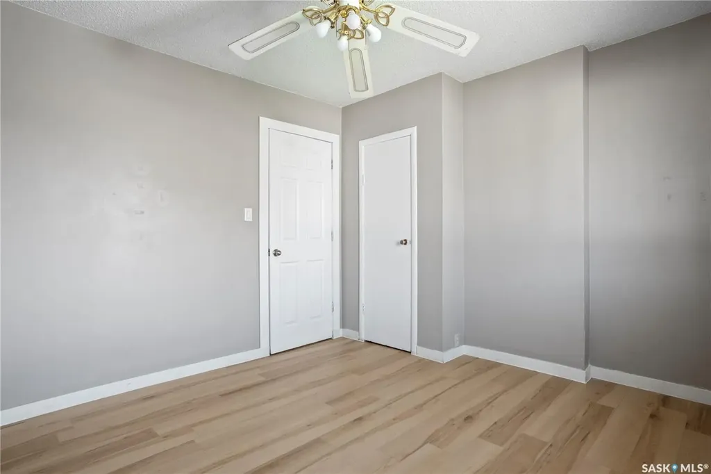 978 Lindsay Street Regina SK S4N 3A6
