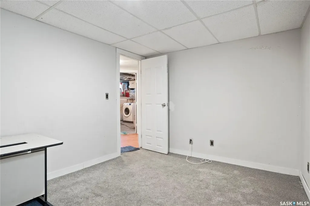 978 Lindsay Street Regina SK S4N 3A6