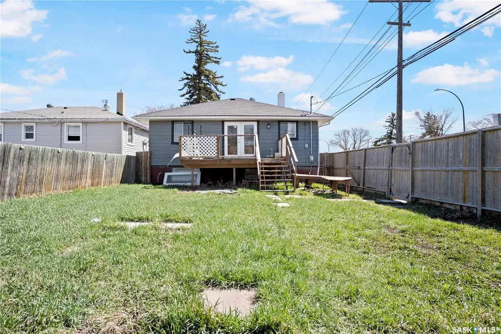 978 Lindsay Street Regina SK S4N 3A6
