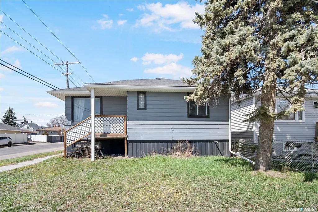 978 Lindsay Street Regina SK S4N 3A6