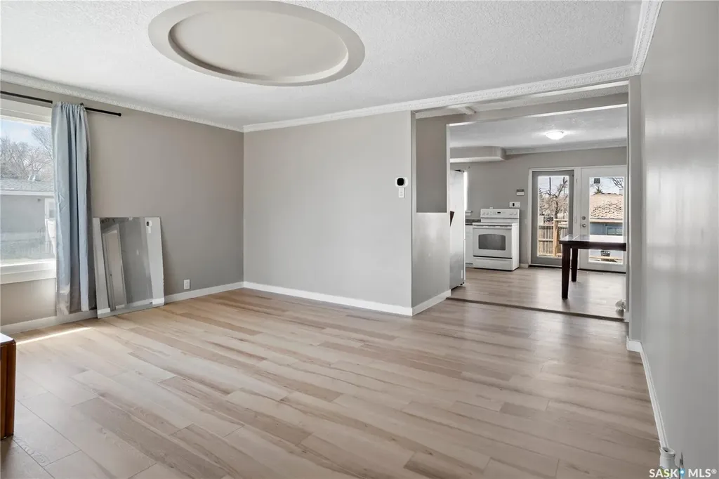 978 Lindsay Street Regina SK S4N 3A6
