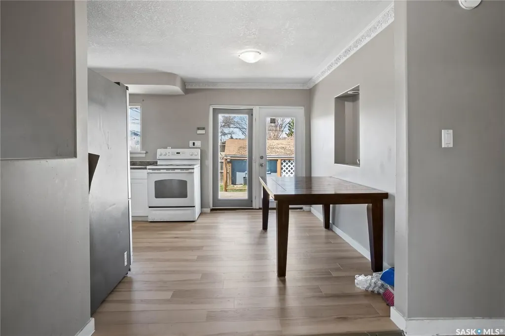 978 Lindsay Street Regina SK S4N 3A6