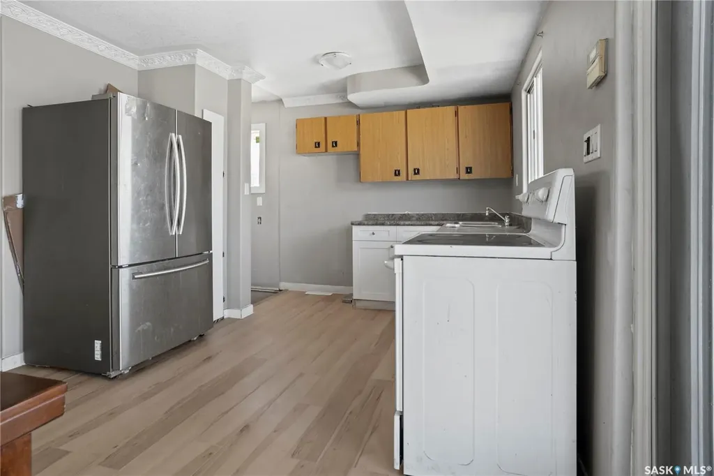 978 Lindsay Street Regina SK S4N 3A6