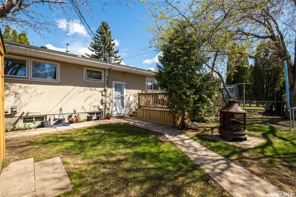 575 27th Street W Prince Albert SK S6V 4S4