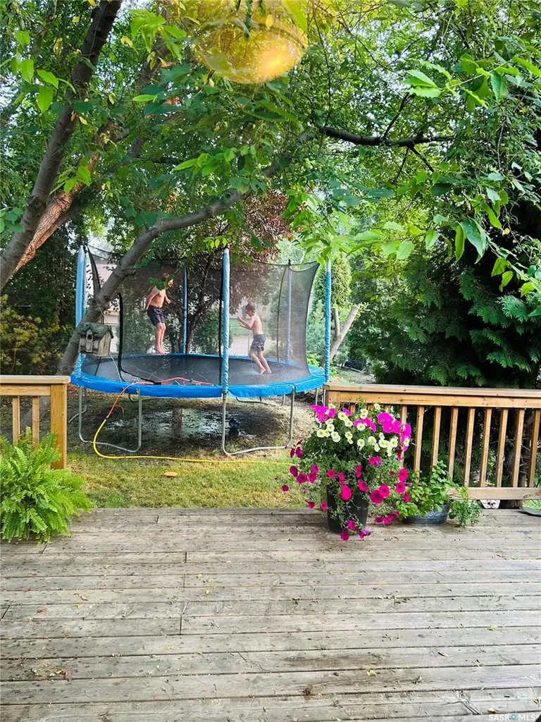 575 27th Street W Prince Albert SK S6V 4S4