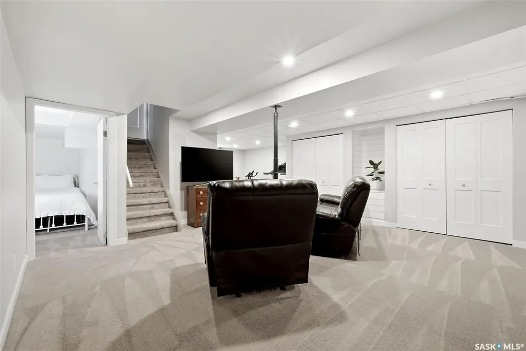 60 French Crescent Regina SK S4R 6N4