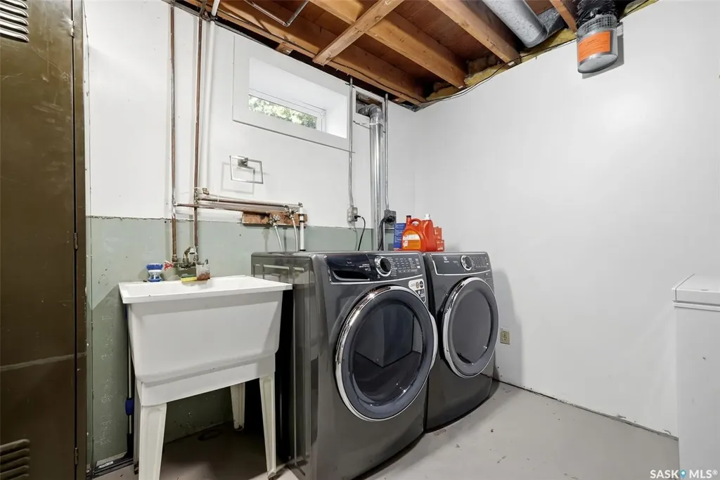 60 French Crescent Regina SK S4R 6N4