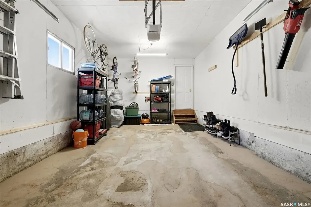60 French Crescent Regina SK S4R 6N4