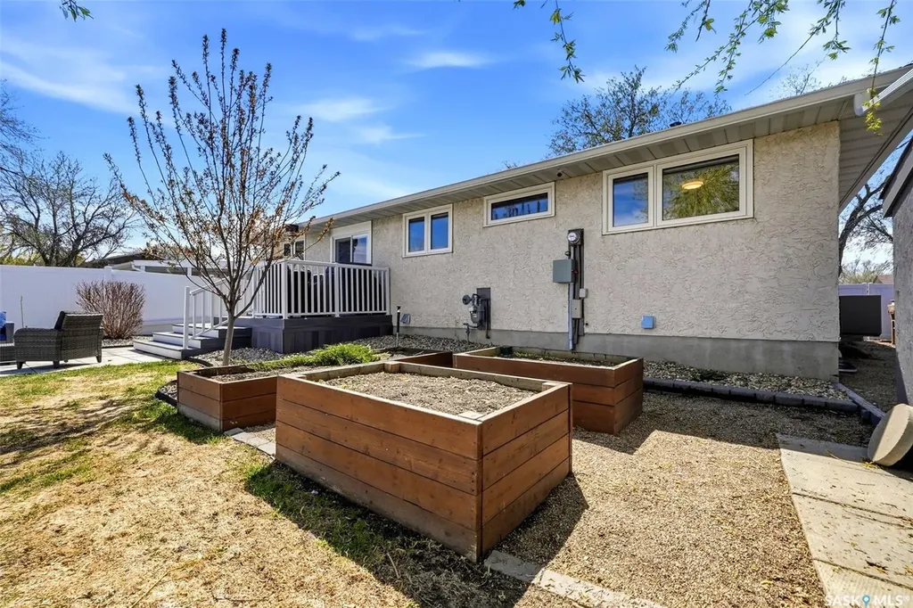 60 French Crescent Regina SK S4R 6N4