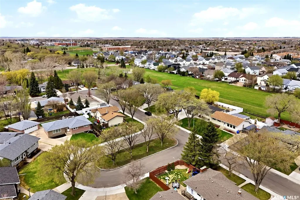 60 French Crescent Regina SK S4R 6N4