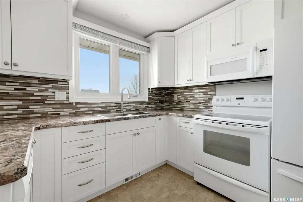 60 French Crescent Regina SK S4R 6N4