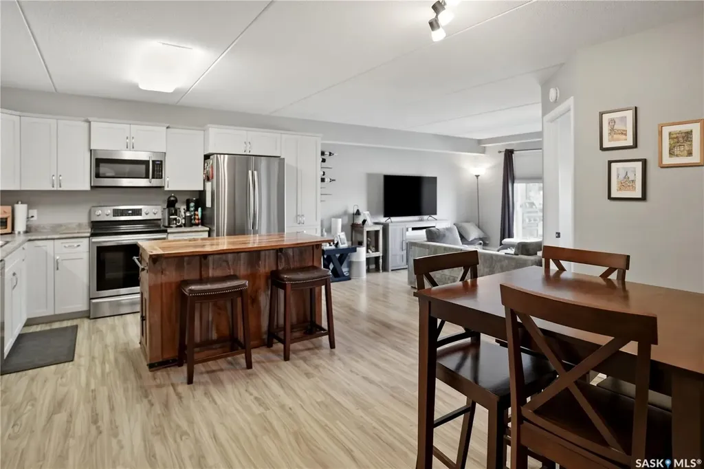 2426 Buhler Avenue North Battleford SK S9A 1R5