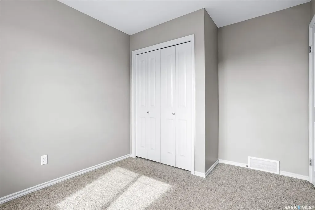415 Lynd Crescent Saskatoon SK S7T 0C2