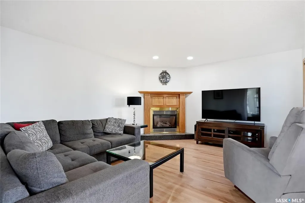 106 Epp Avenue Saskatoon SK S7N 4J5