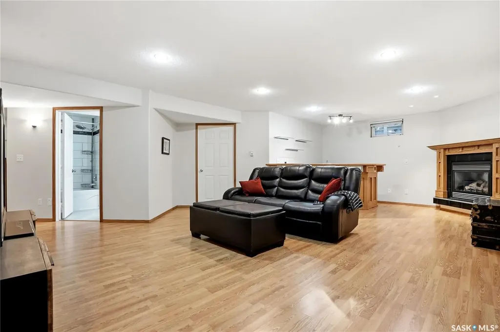 106 Epp Avenue Saskatoon SK S7N 4J5