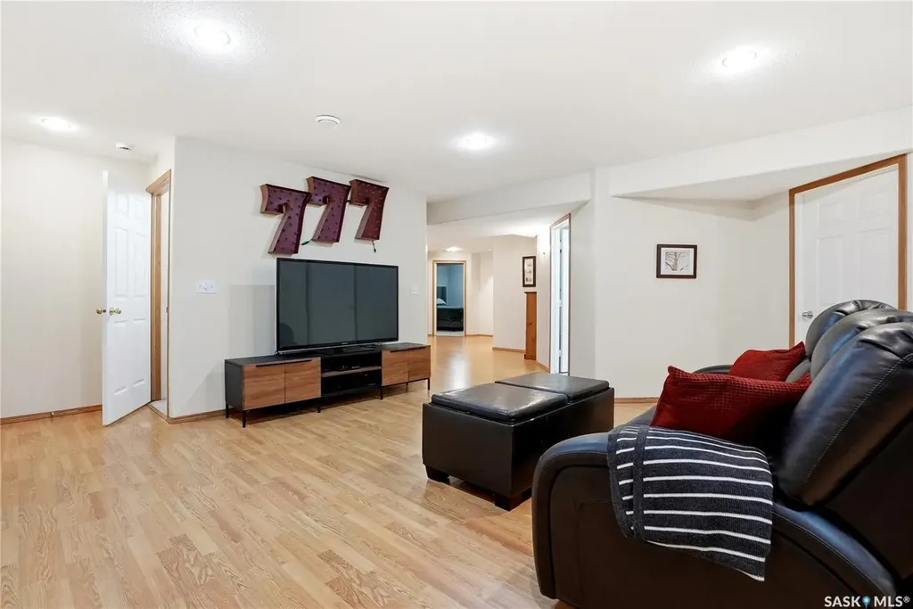 106 Epp Avenue Saskatoon SK S7N 4J5