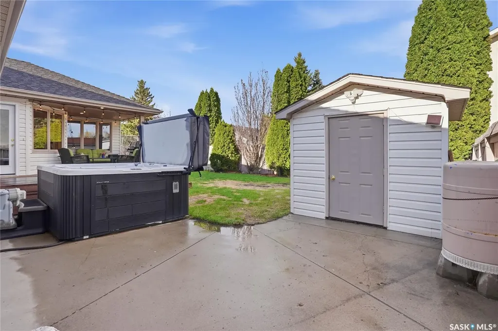 106 Epp Avenue Saskatoon SK S7N 4J5