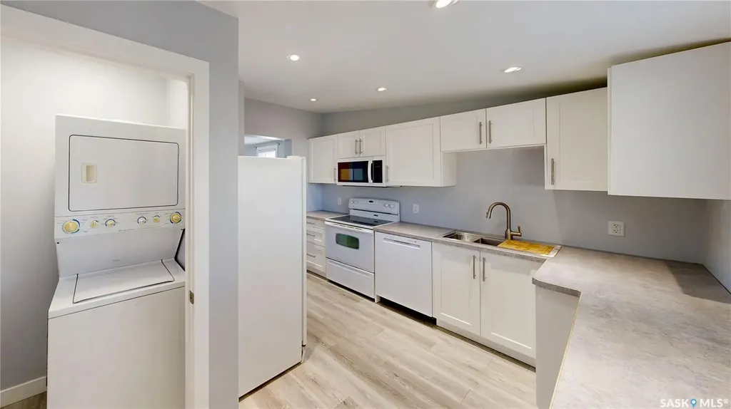 1248 Wallace Street Regina SK S4N 3Z3