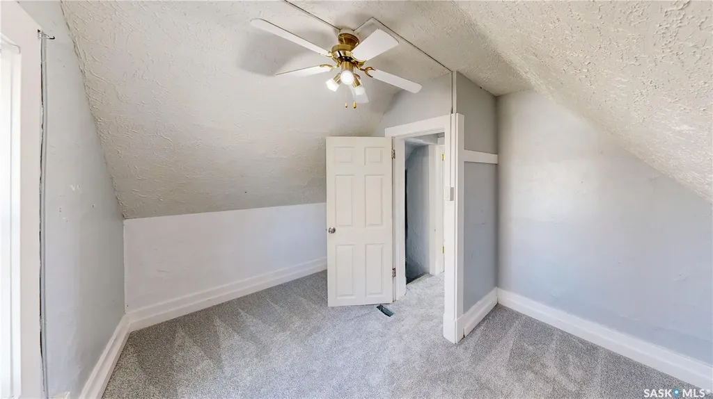 1248 Wallace Street Regina SK S4N 3Z3