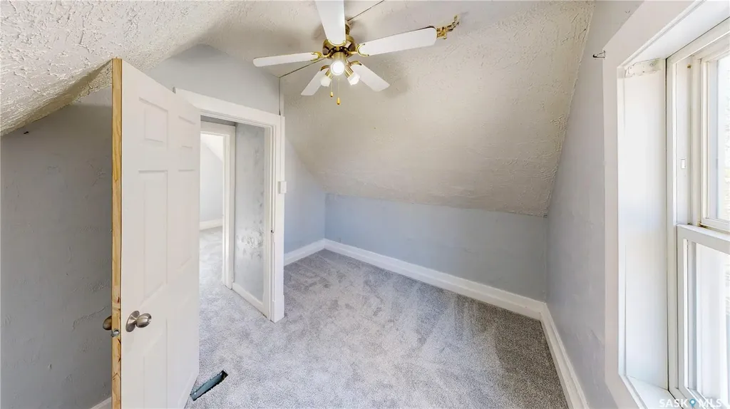 1248 Wallace Street Regina SK S4N 3Z3