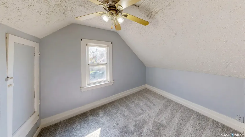 1248 Wallace Street Regina SK S4N 3Z3