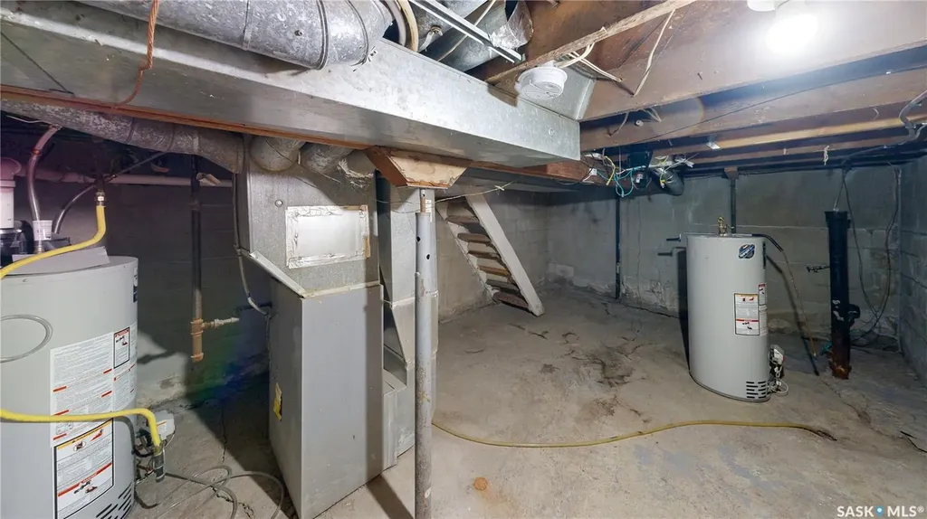 1248 Wallace Street Regina SK S4N 3Z3