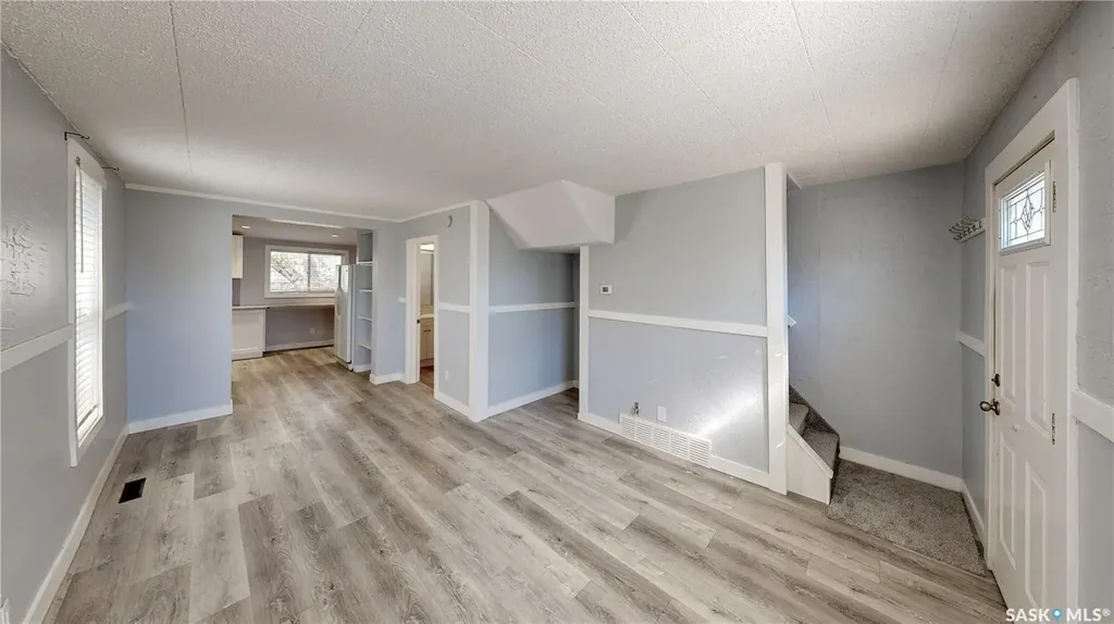 1248 Wallace Street Regina SK S4N 3Z3