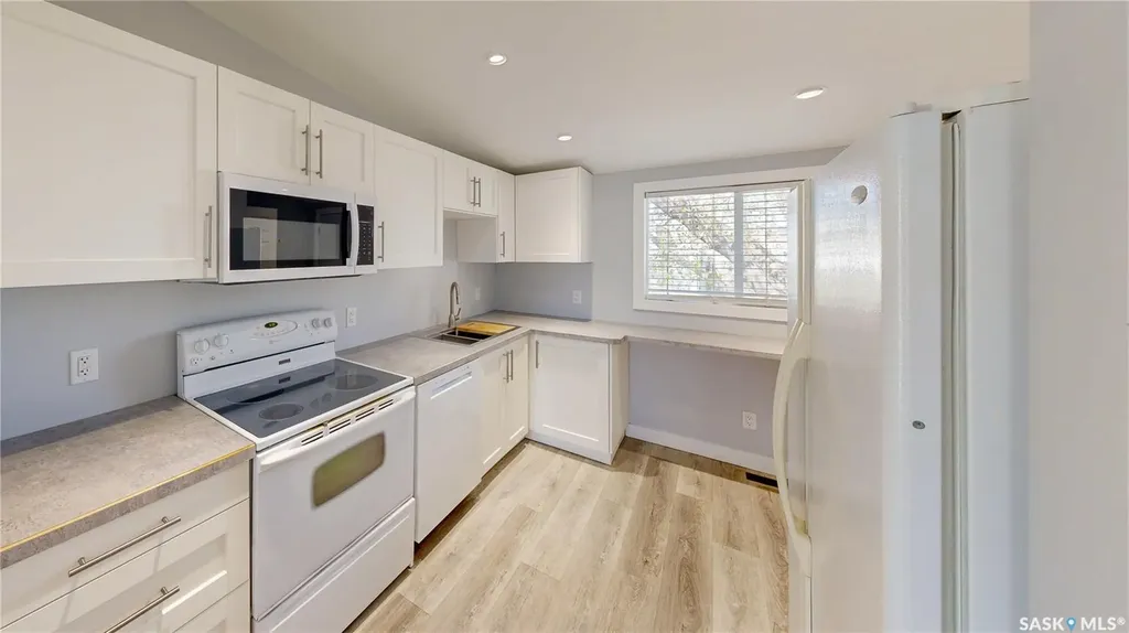 1248 Wallace Street Regina SK S4N 3Z3