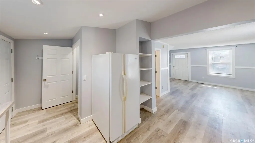 1248 Wallace Street Regina SK S4N 3Z3