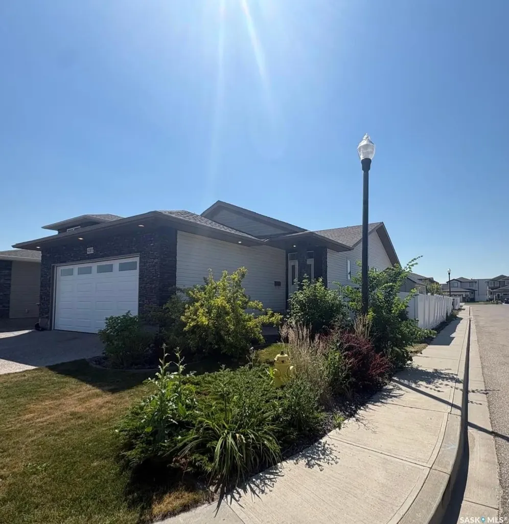 4301 Green Poplar Lane Regina SK S4V 1R1