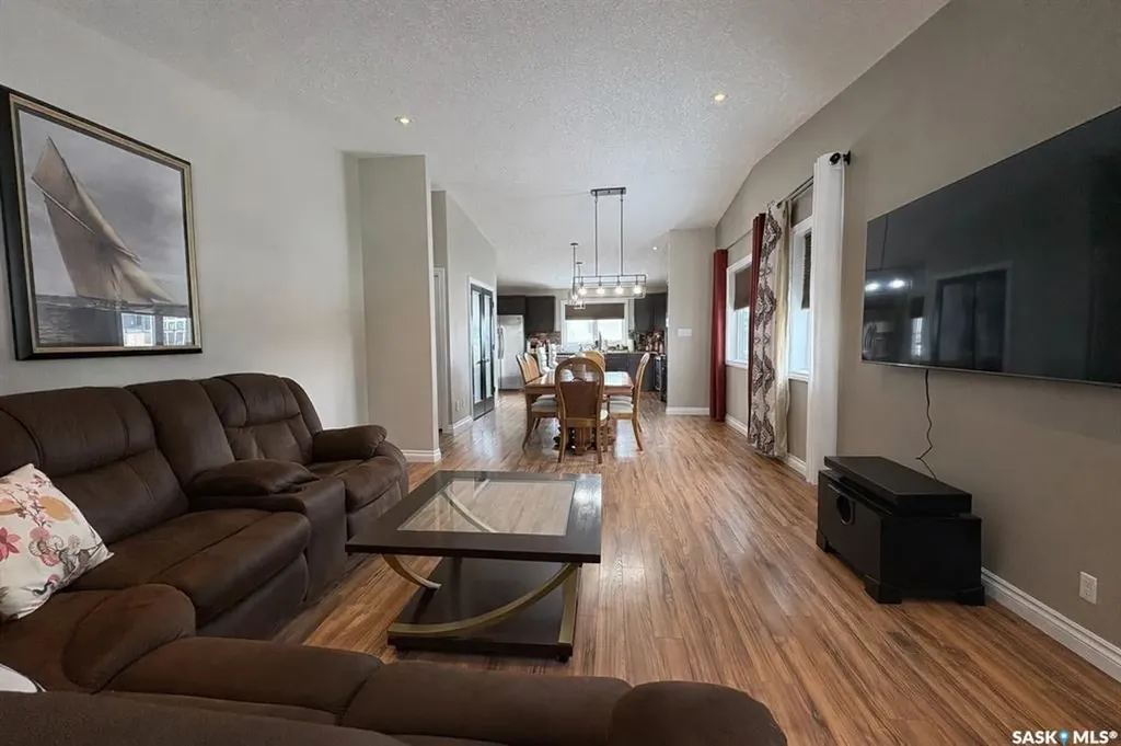 4301 Green Poplar Lane Regina SK S4V 1R1