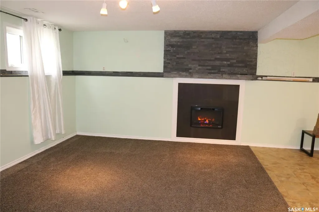 118 4th Avenue Dundurn SK S0K 1K0