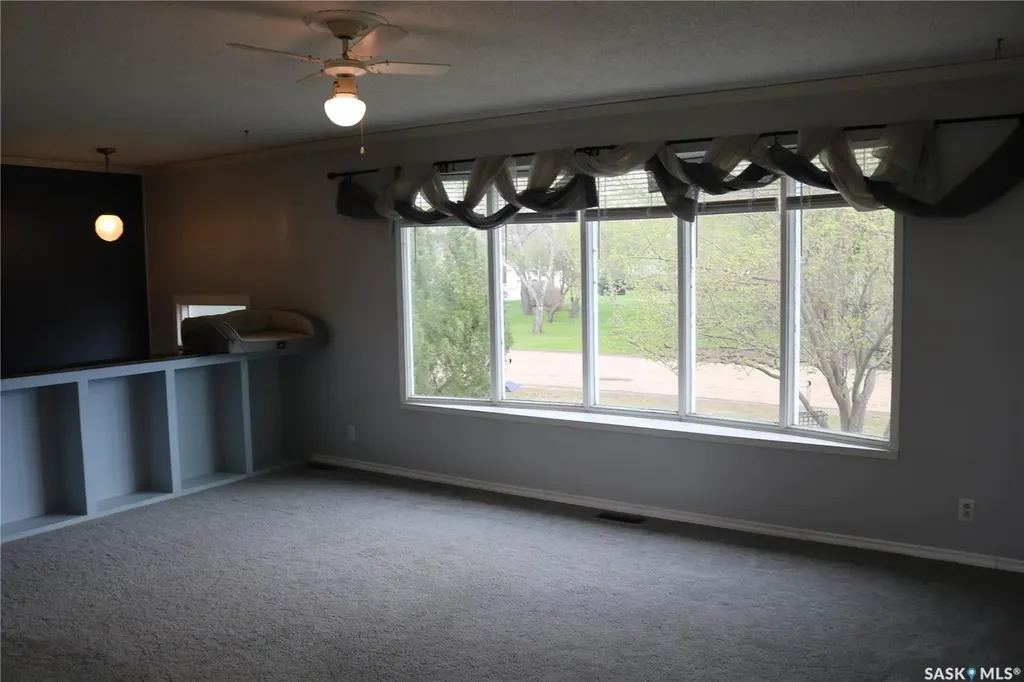 118 4th Avenue Dundurn SK S0K 1K0