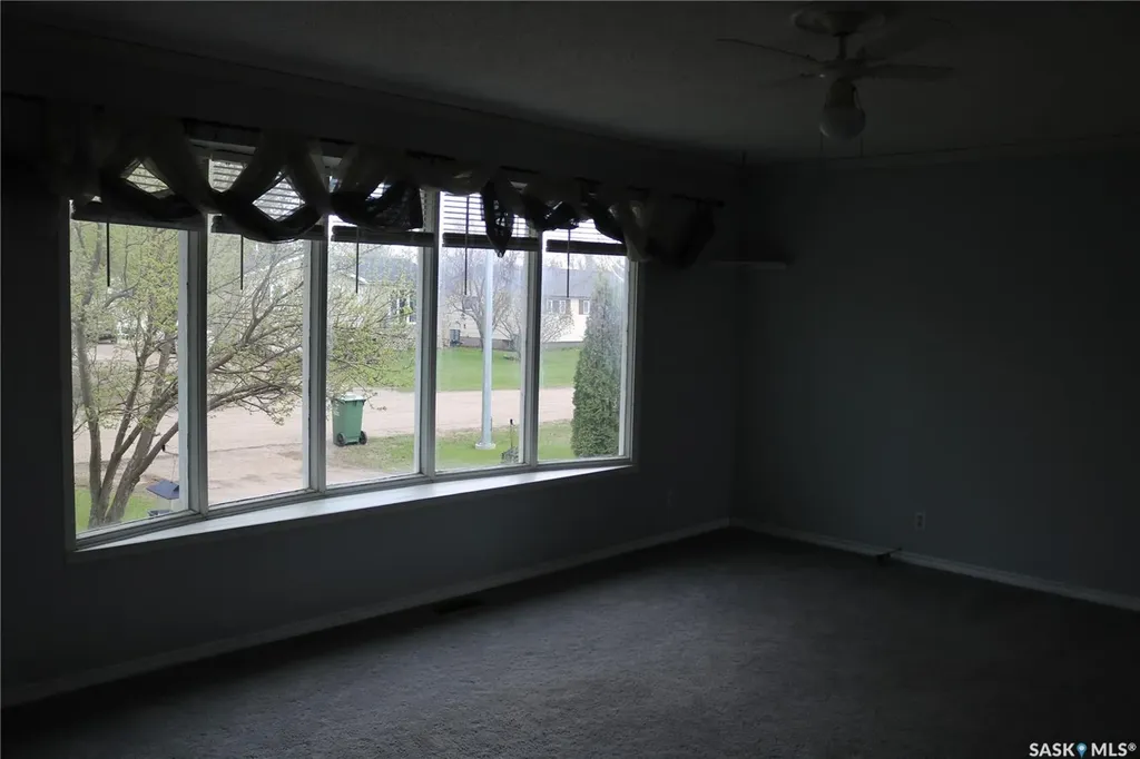 118 4th Avenue Dundurn SK S0K 1K0