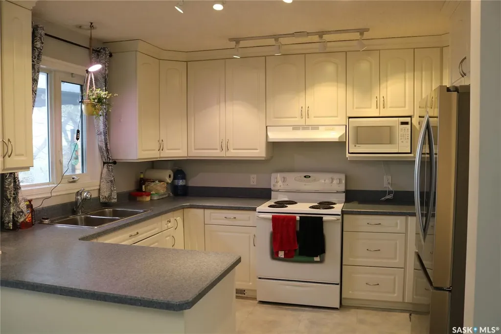 118 4th Avenue Dundurn SK S0K 1K0