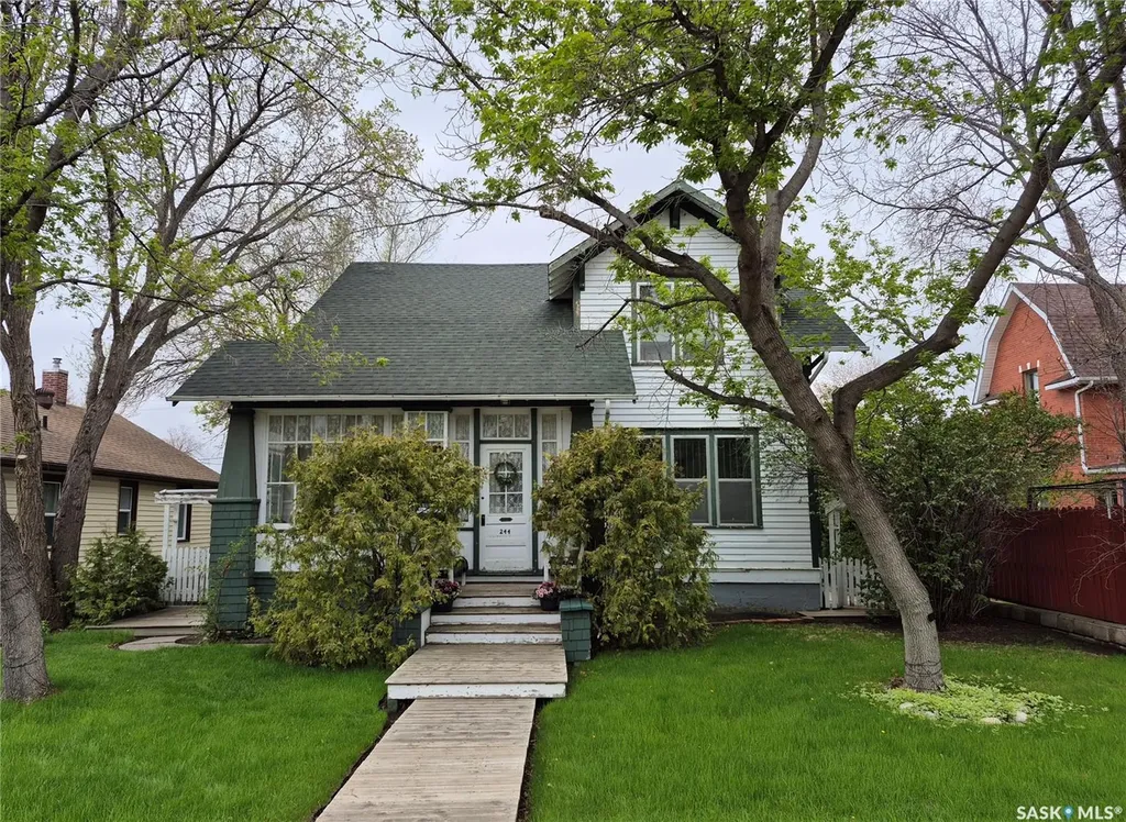 244 3rd Avenue NW Swift Current SK S9H 0S1