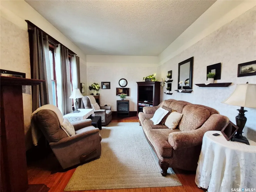 244 3rd Avenue NW Swift Current SK S9H 0S1