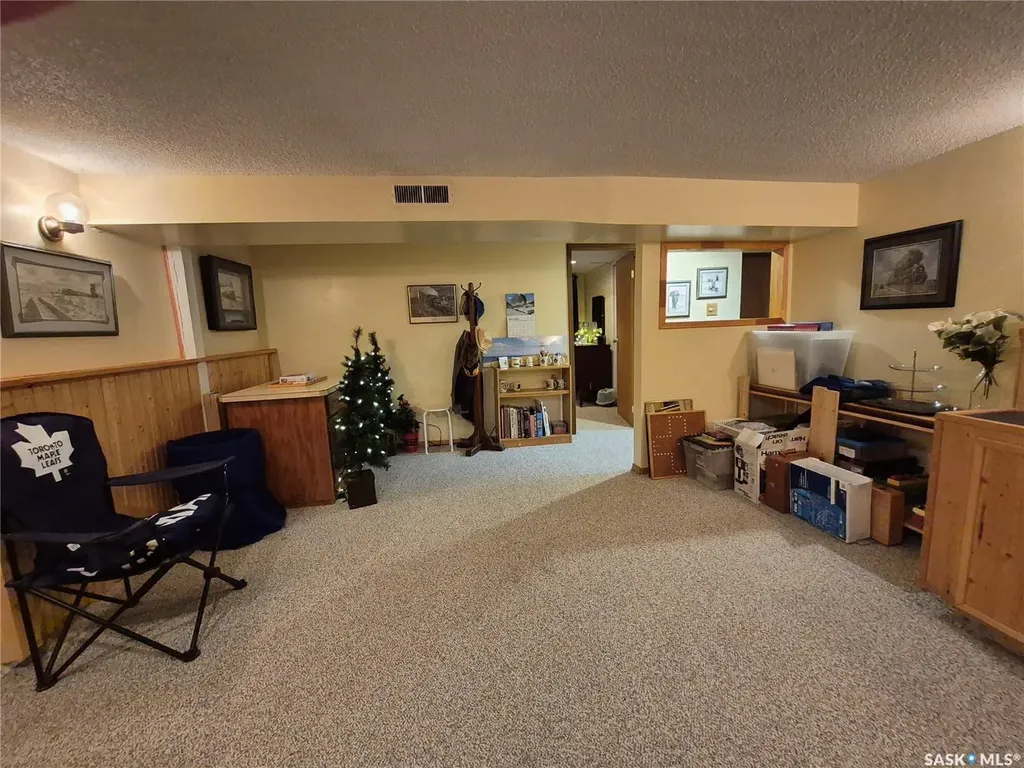244 3rd Avenue NW Swift Current SK S9H 0S1