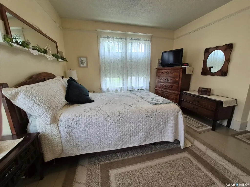 244 3rd Avenue NW Swift Current SK S9H 0S1