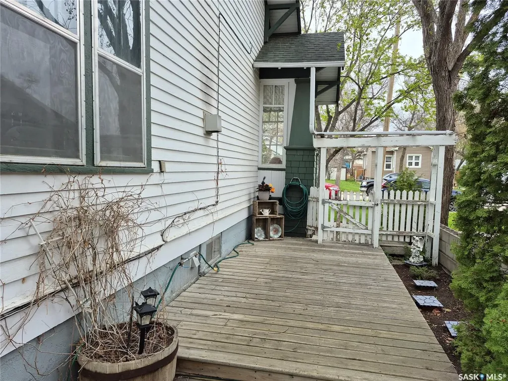 244 3rd Avenue NW Swift Current SK S9H 0S1