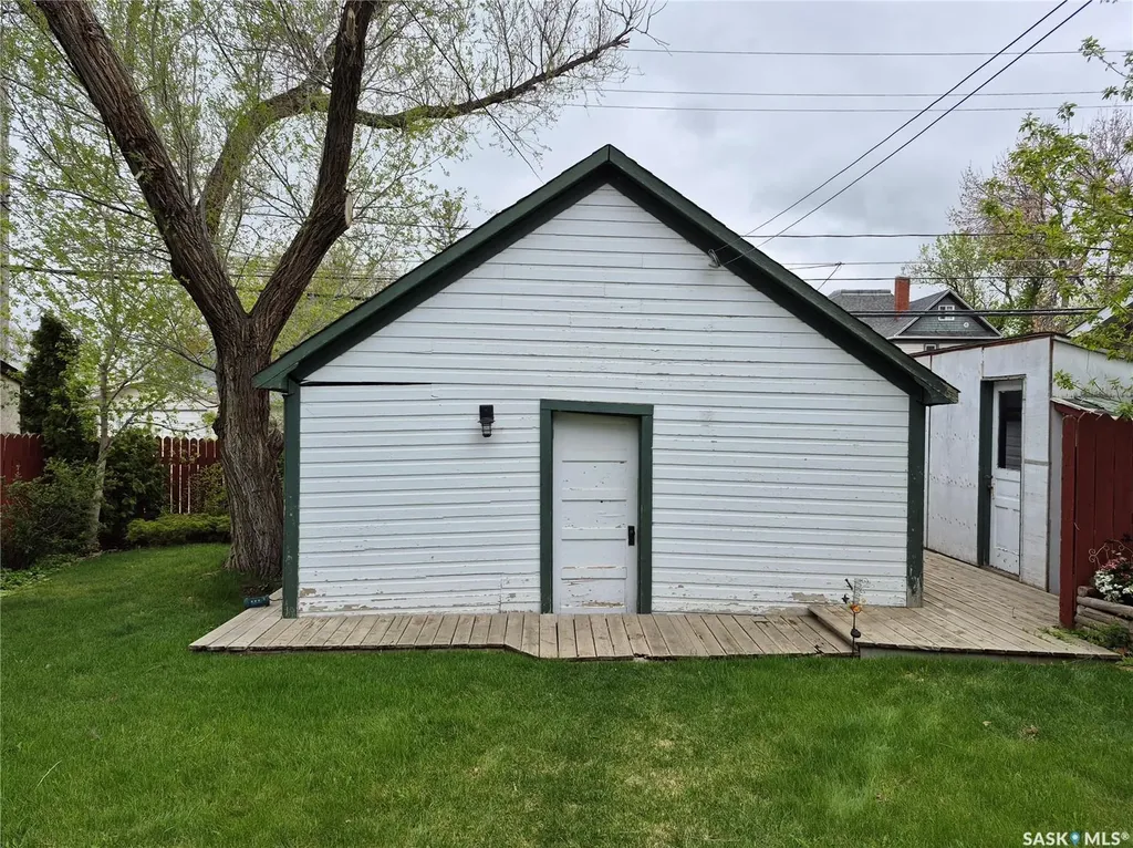 244 3rd Avenue NW Swift Current SK S9H 0S1