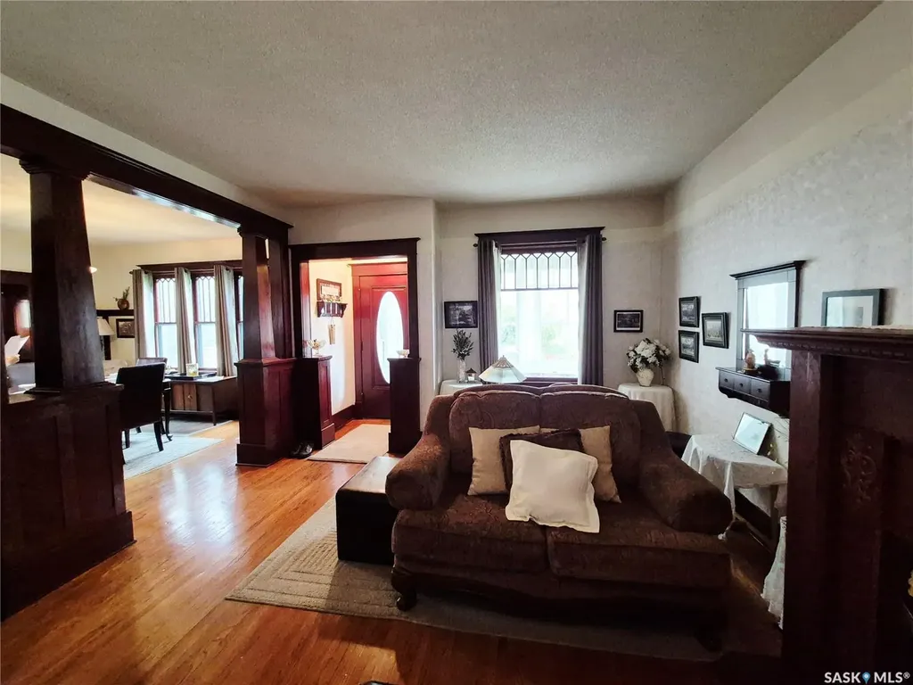 244 3rd Avenue NW Swift Current SK S9H 0S1